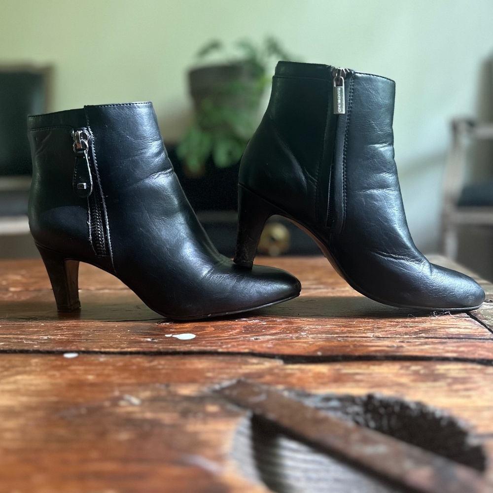 Bandolino Leather Booties (6.5)